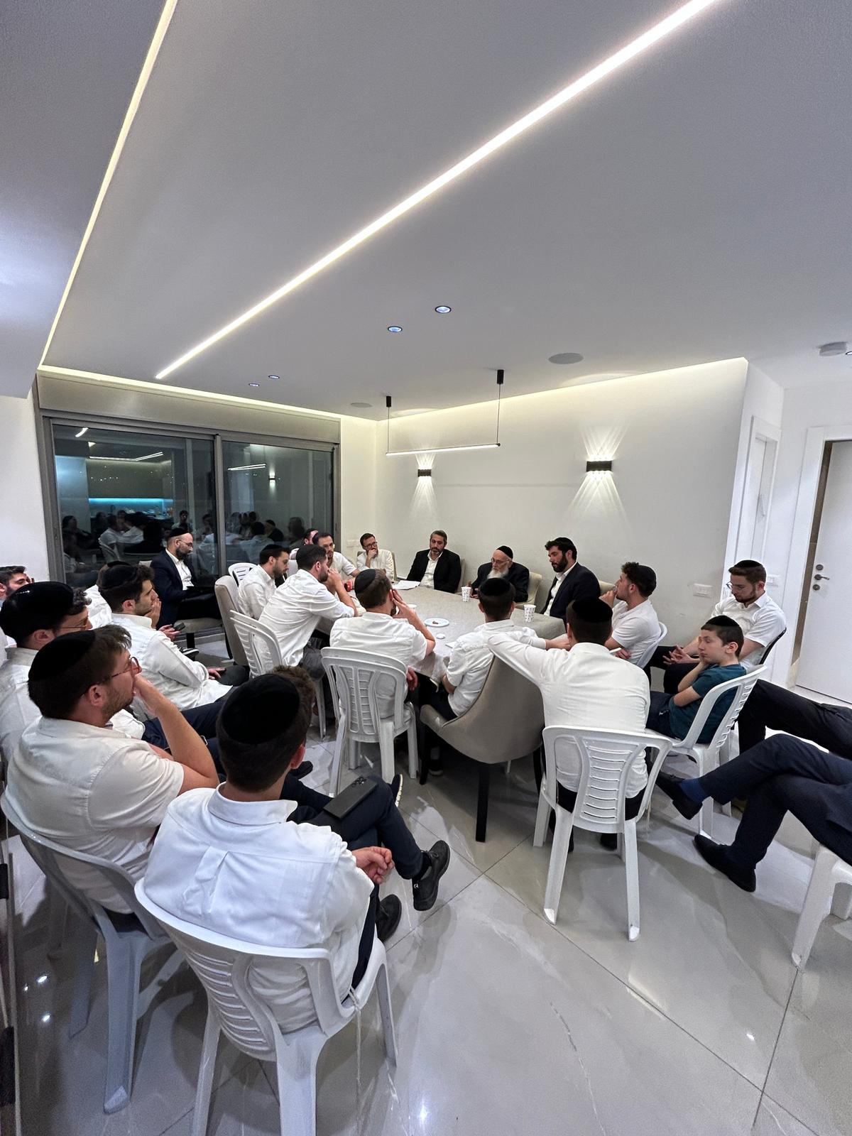 הכינוס בבית של נני גרוסבוים