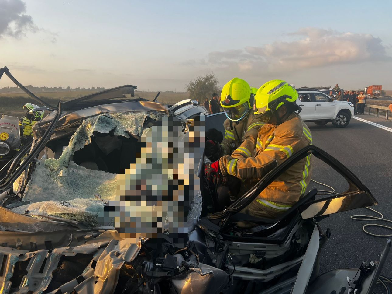 הרכב נמעך מפגיעת המשאית והנהג בן ה-30 נהרג במקום