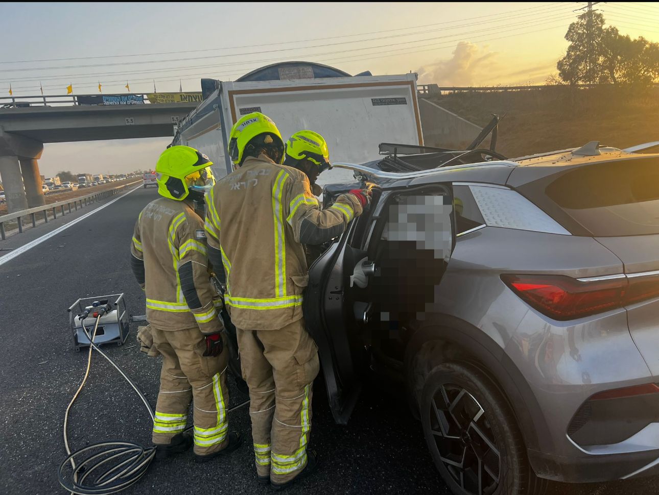 הרכב נמעך מפגיעת המשאית והנהג בן ה-30 נהרג במקום