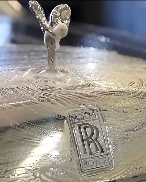 למותגי על ישנה שטיפה מסוג אחר. רולס רויס בשטיפה אצל טהוטה