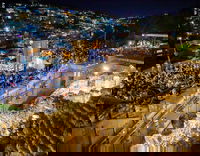 תשעה באב בעיר דוד, ירושלים מול האבנים השבורות