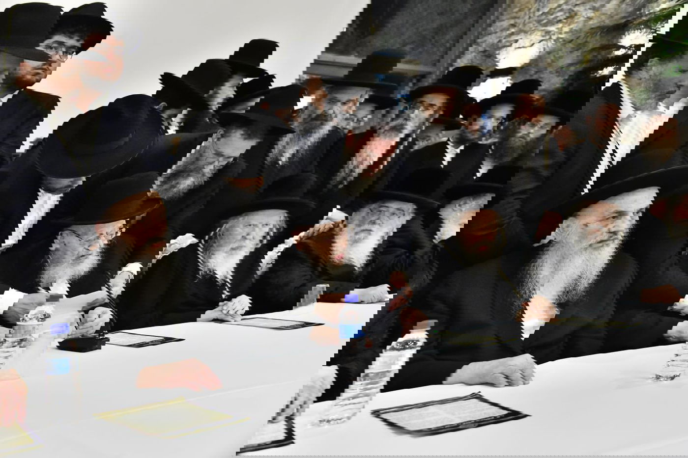 הכינוס הדרמטי של גדולי ישראל וההחלטות שהתקבלו: "אל תפלו בפח 'המסלולים החרדים' בצבא"