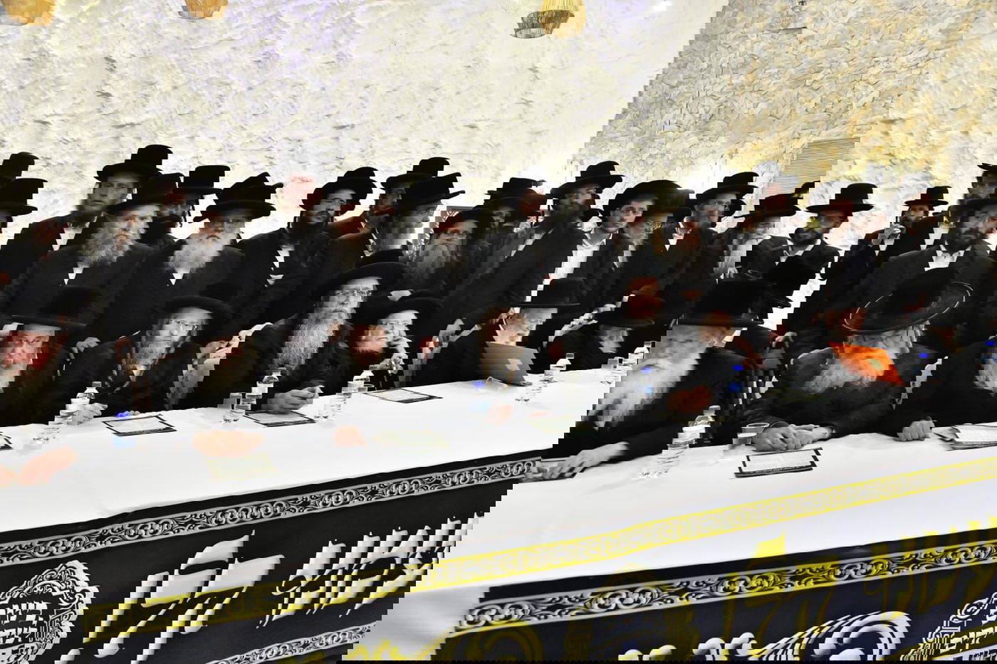 הכינוס הדרמטי של גדולי ישראל וההחלטות שהתקבלו: "אל תפלו בפח 'המסלולים החרדים' בצבא"