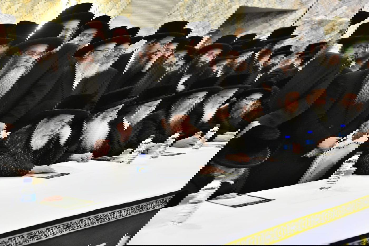 הכינוס הדרמטי של גדולי ישראל וההחלטות שהתקבלו: "אל תפלו בפח 'המסלולים החרדים' בצבא"