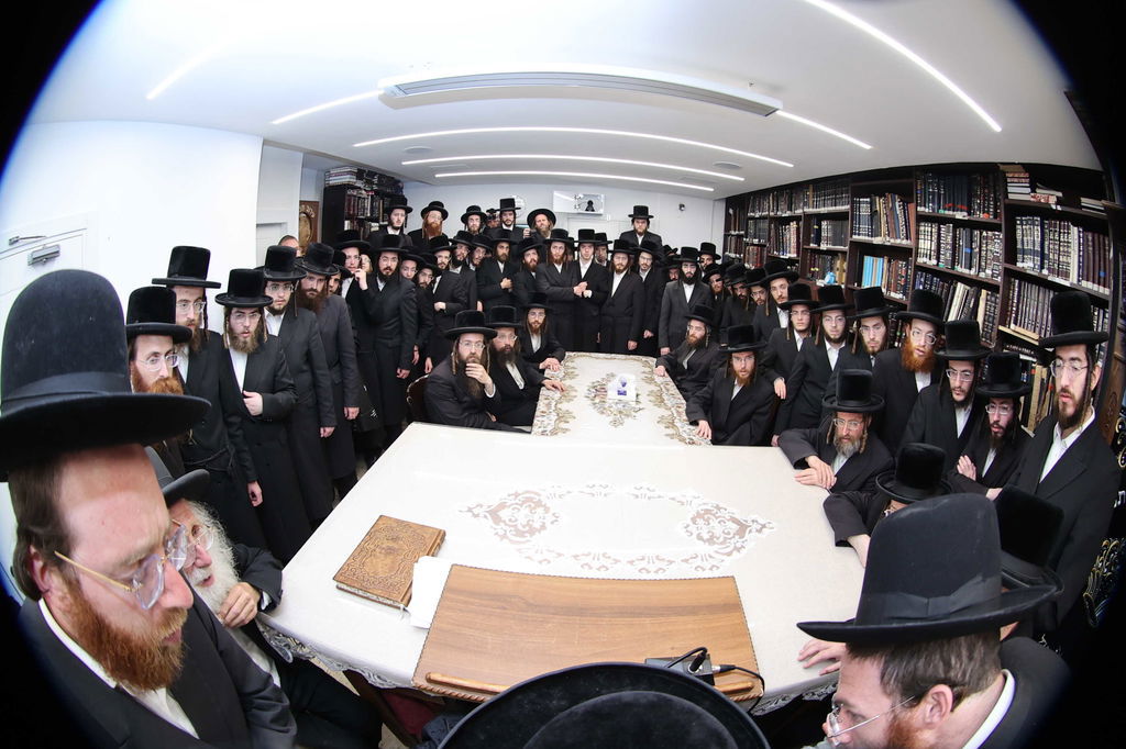 המעמד במעונו של הגאון רבי משה שטרנבוך