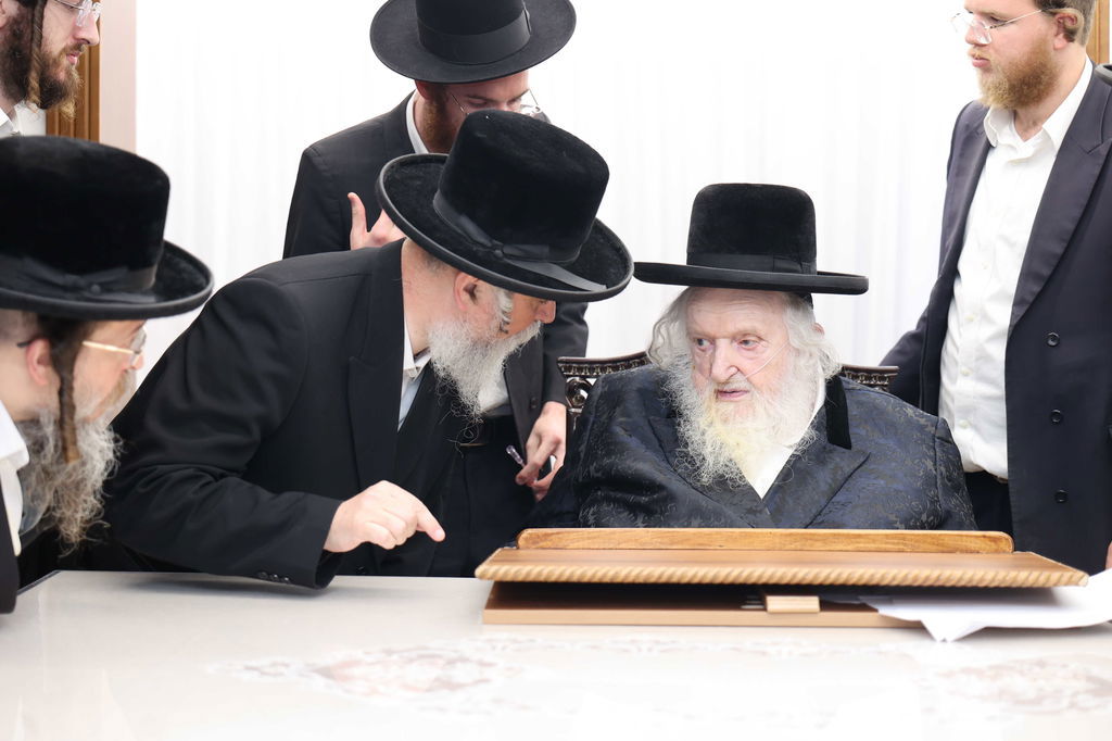 המעמד במעונו של הגאון רבי משה שטרנבוך