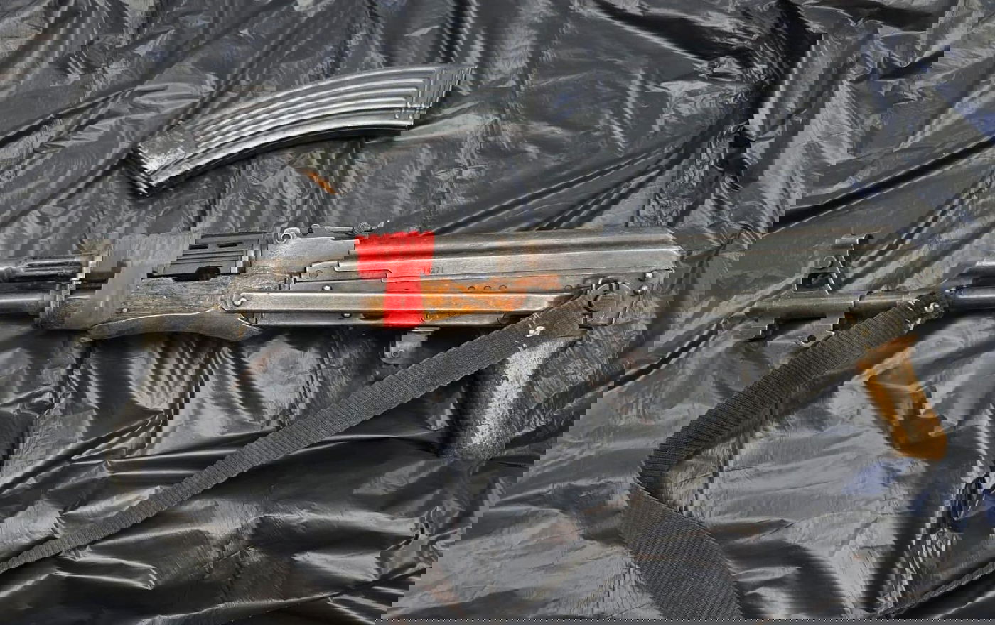 חצו את הגבול לסוריה, הצטלמו עם נשק וחזרו עם קלאצ'ניקוב | צפו בתיעוד