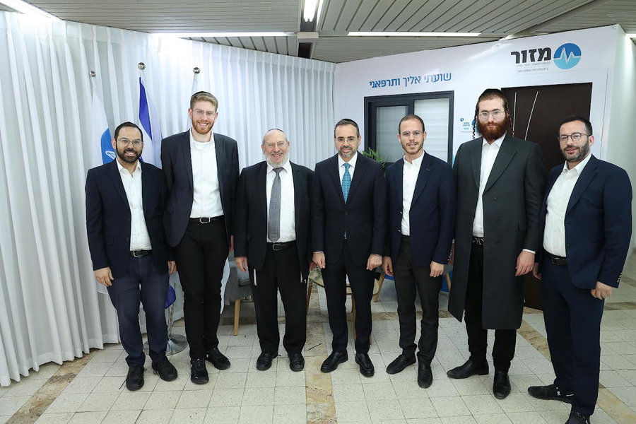 שר הבריאות לשעבר, ח"כ הרב אוריאל בוסו ערך סיור מקיף במשרדי ארגון 'מזור' בבני ברק