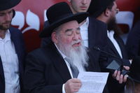 הגאון רבי אברהם סאלים נושא דברים בכינוס הרבנים