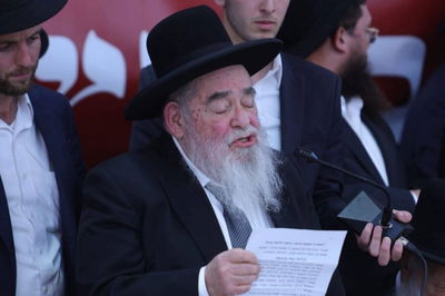 הגאון רבי אברהם סאלים נושא דברים בכינוס הרבנים