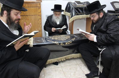 האדמו"ר מבוטשאן בליל תשעה באב