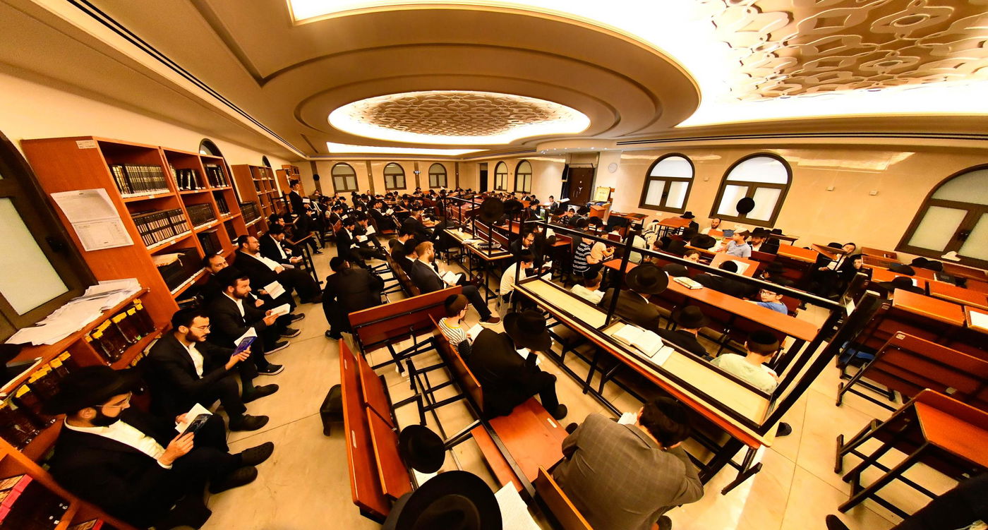 ליל תשעה באב אצל הגאון רבי עמרם פריד