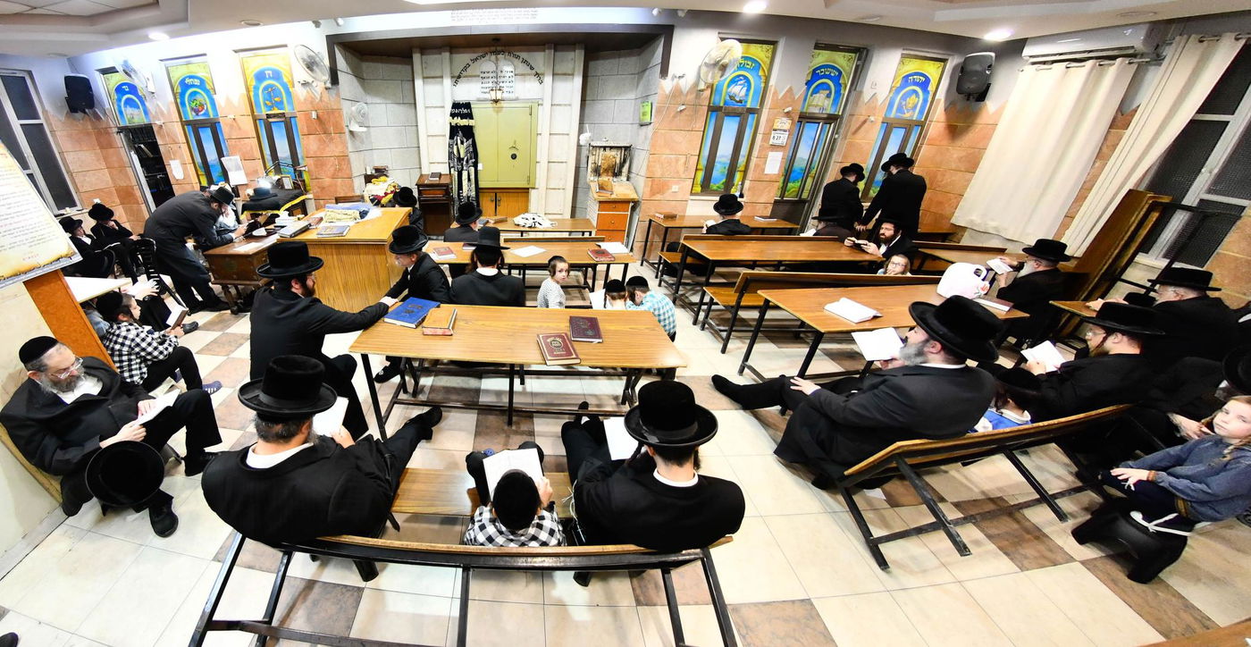 ליל תשעה באב אצל האדמו"ר מנאראל