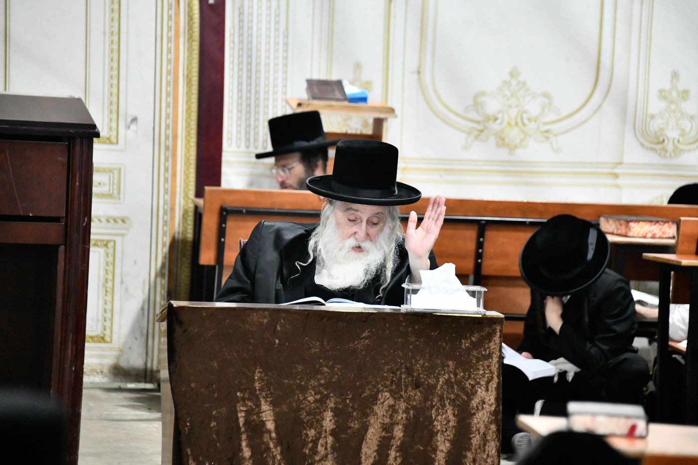 תשעה באב בחצה"ק מחנובקא בעלזא