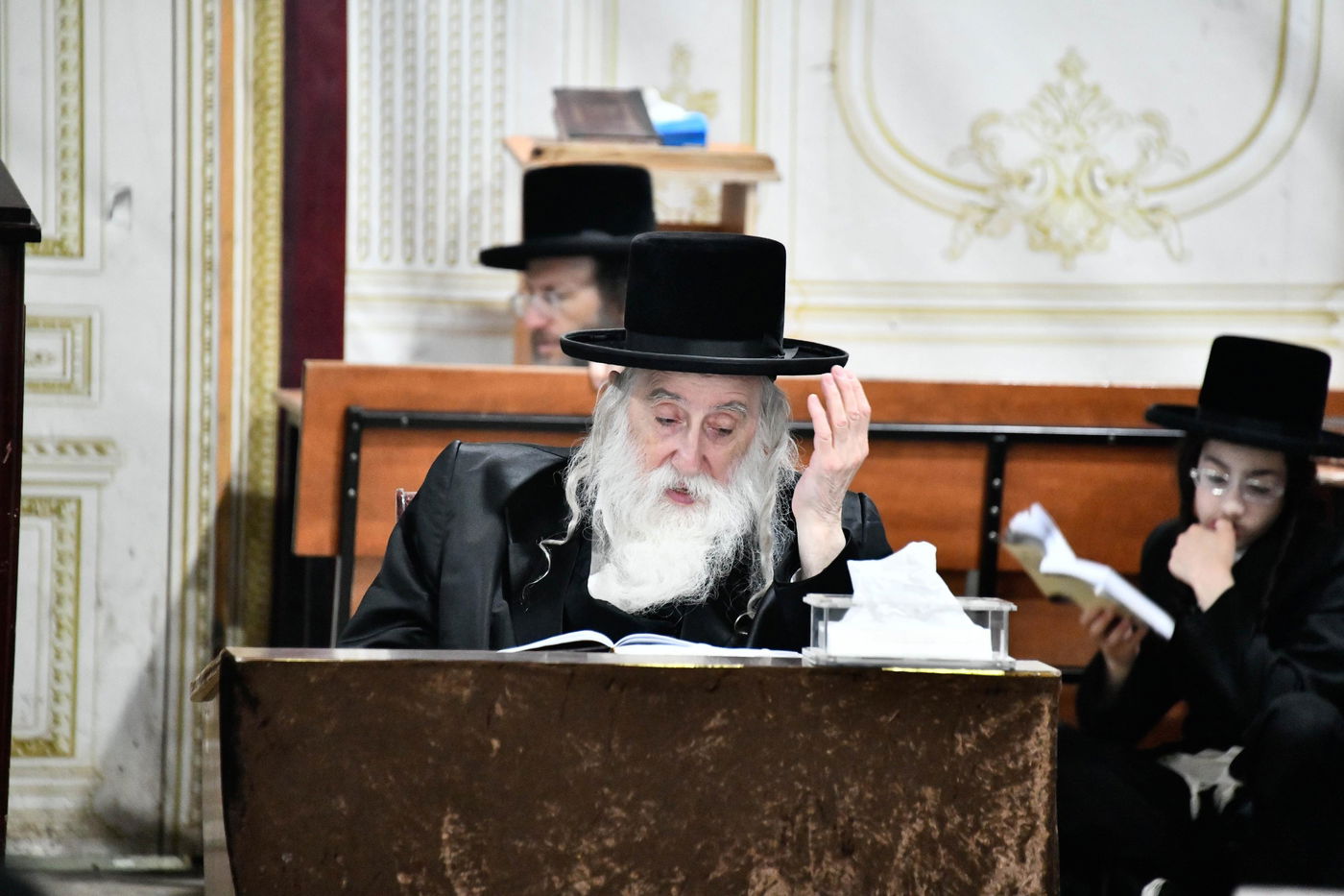 תשעה באב בחצה"ק מחנובקא בעלזא