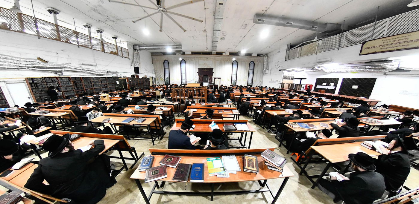 תשעה באב בחצה"ק מחנובקא בעלזא