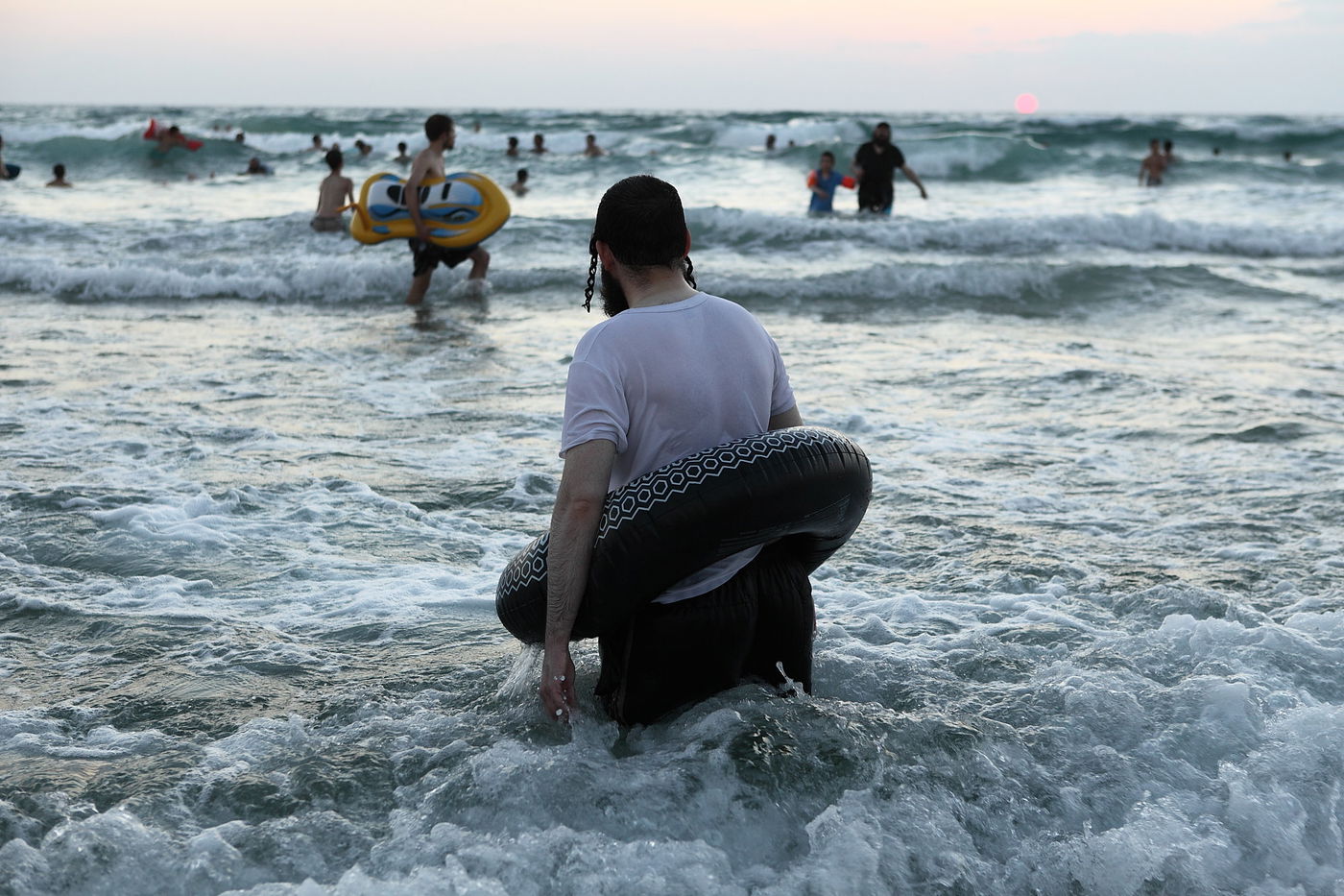 החוף הנפרד בבת ים 