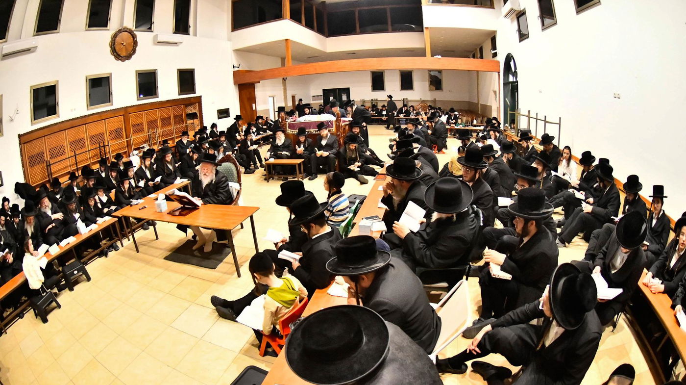 תשעה באב בחצה"ק פרמישלאן