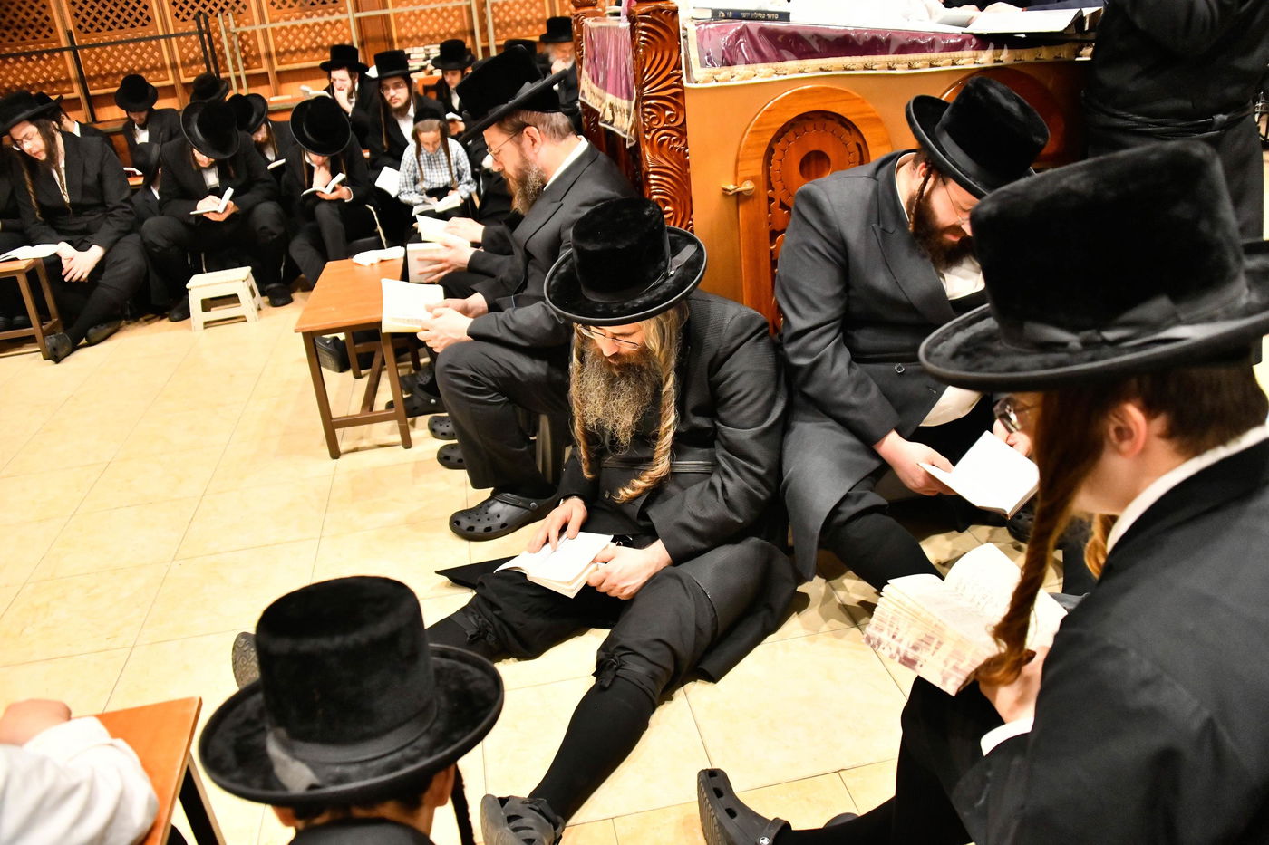 תשעה באב בחצה"ק פרמישלאן