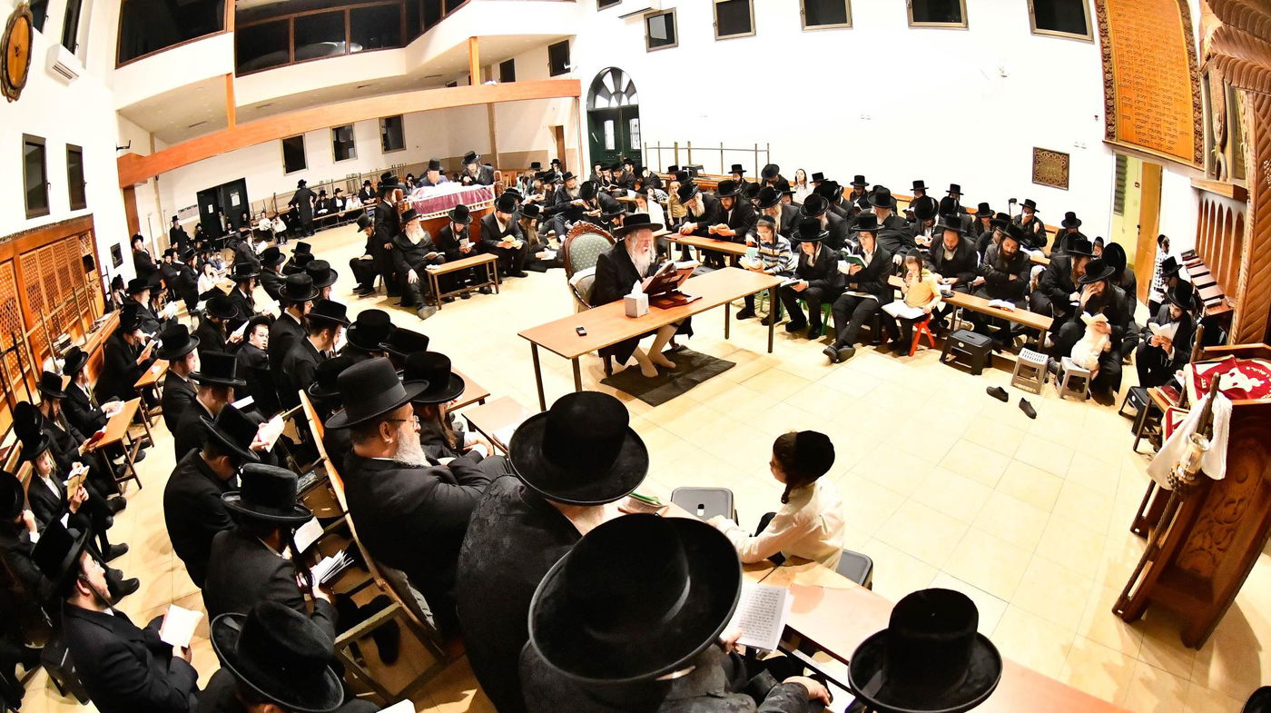 תשעה באב בחצה"ק פרמישלאן