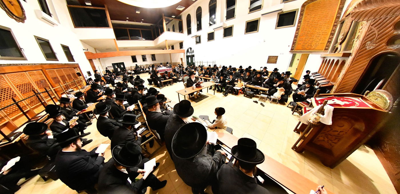 תשעה באב בחצה"ק פרמישלאן