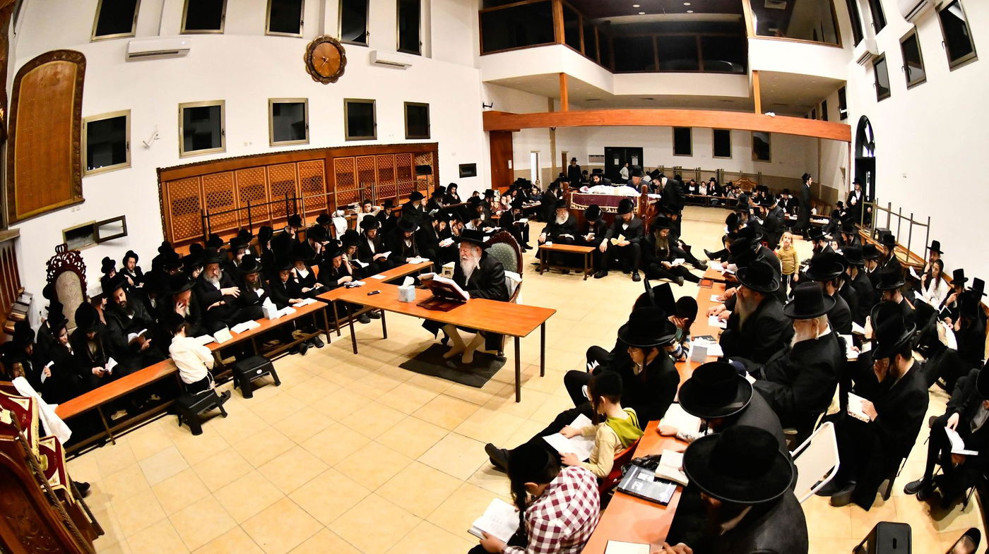 תשעה באב בחצה"ק פרמישלאן