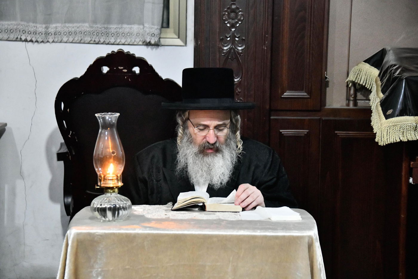 תשעה באב בחצה"ק זוטשקא אמסנא