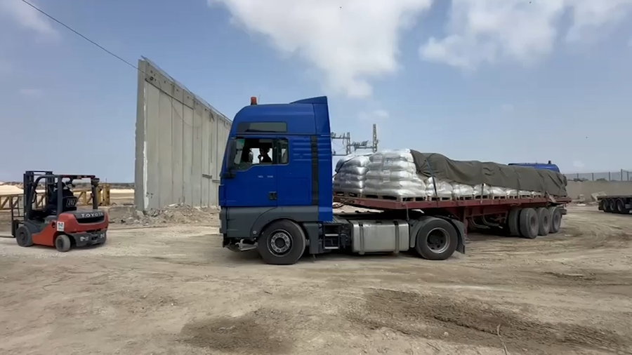 כניסת משאיות סיוע הומנטרי לעזה