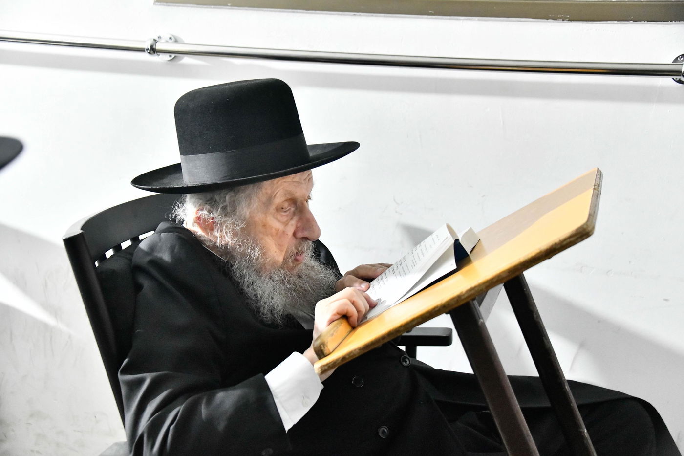 ליל תשעה באב אצל הגר"ד לנדו