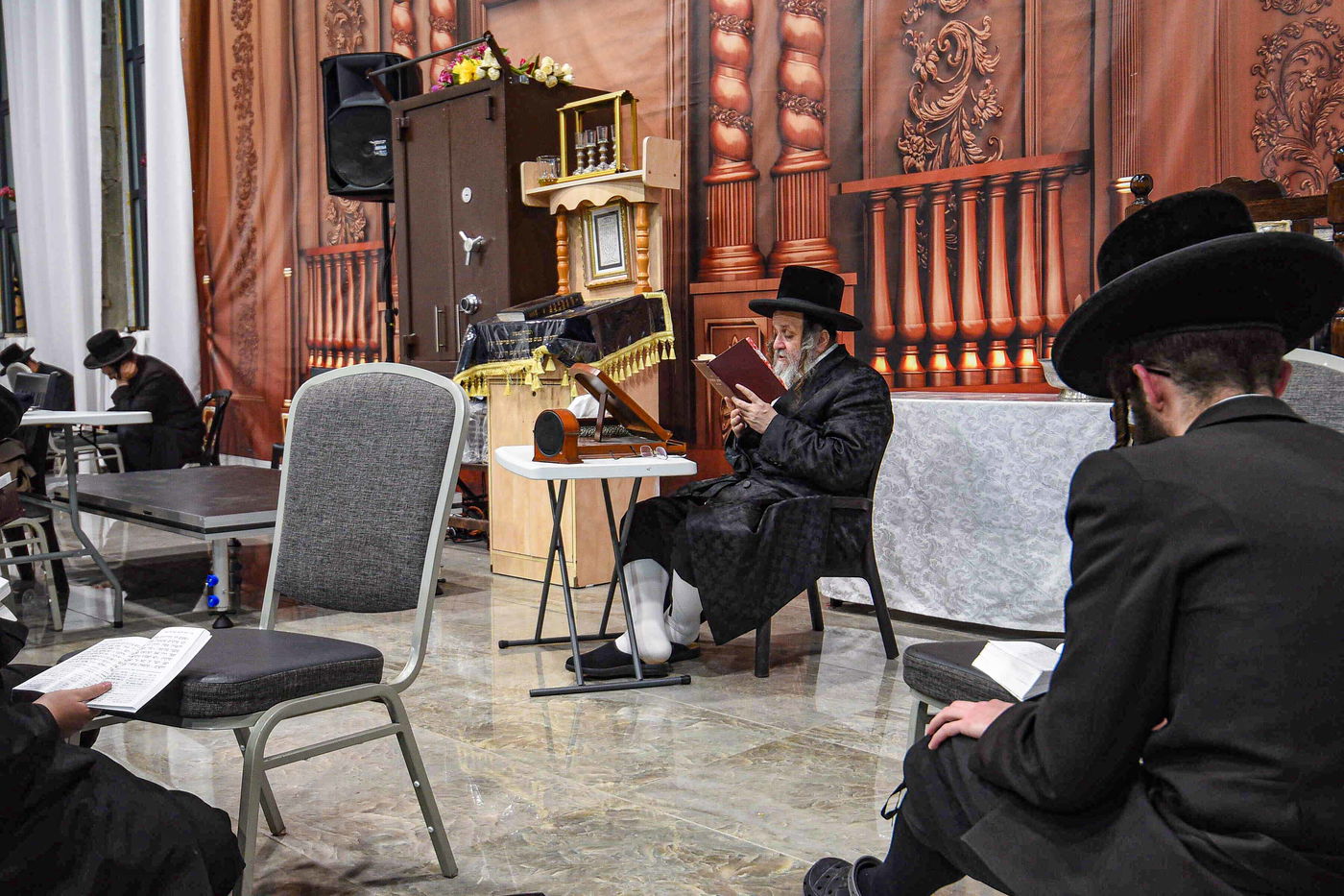 תשעה באב בחצה"ק דינוב