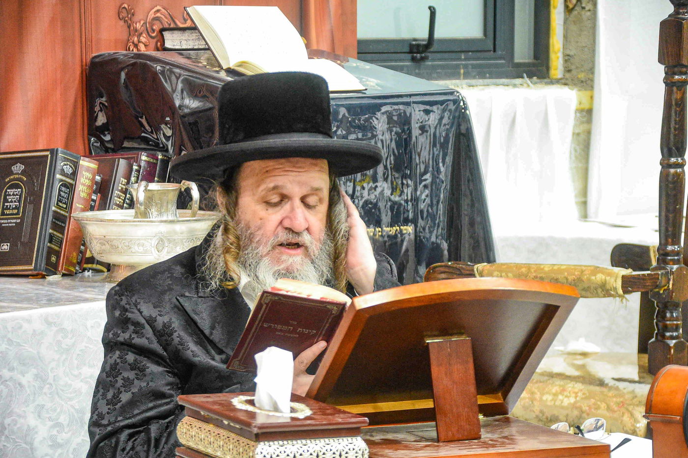 תשעה באב בחצה"ק דינוב