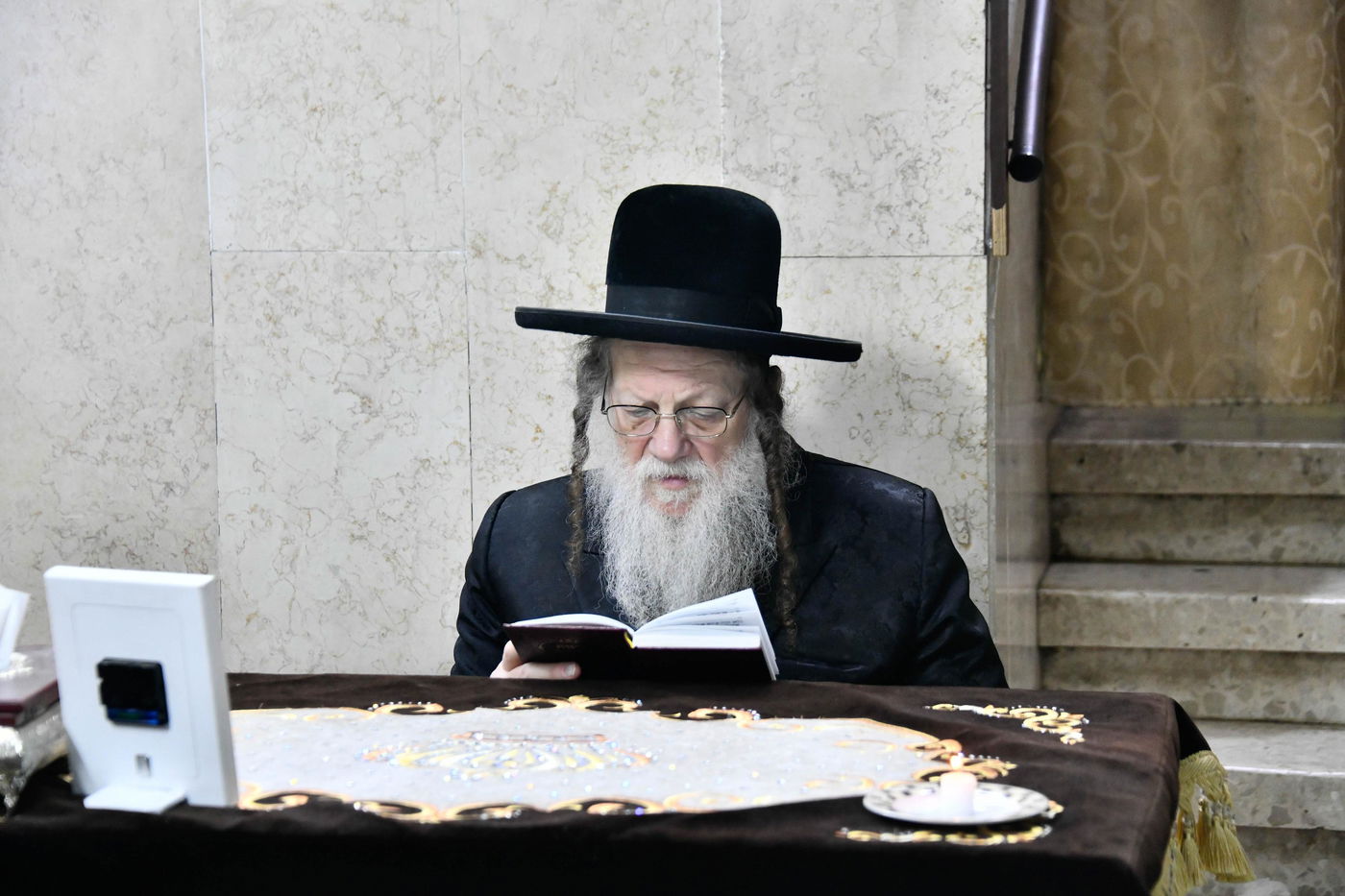 תשעה באב בחצה"ק מודז'יץ