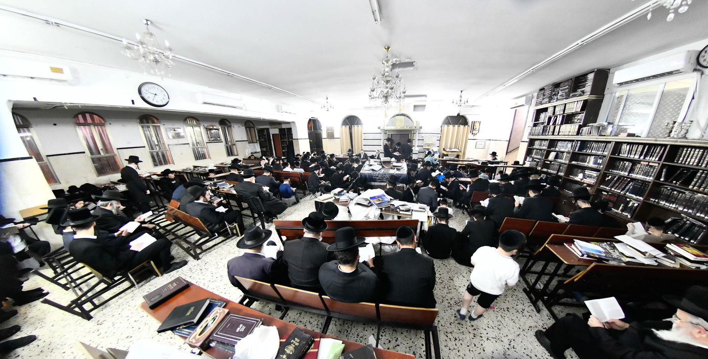 תשעה באב בחצה"ק מודז'יץ