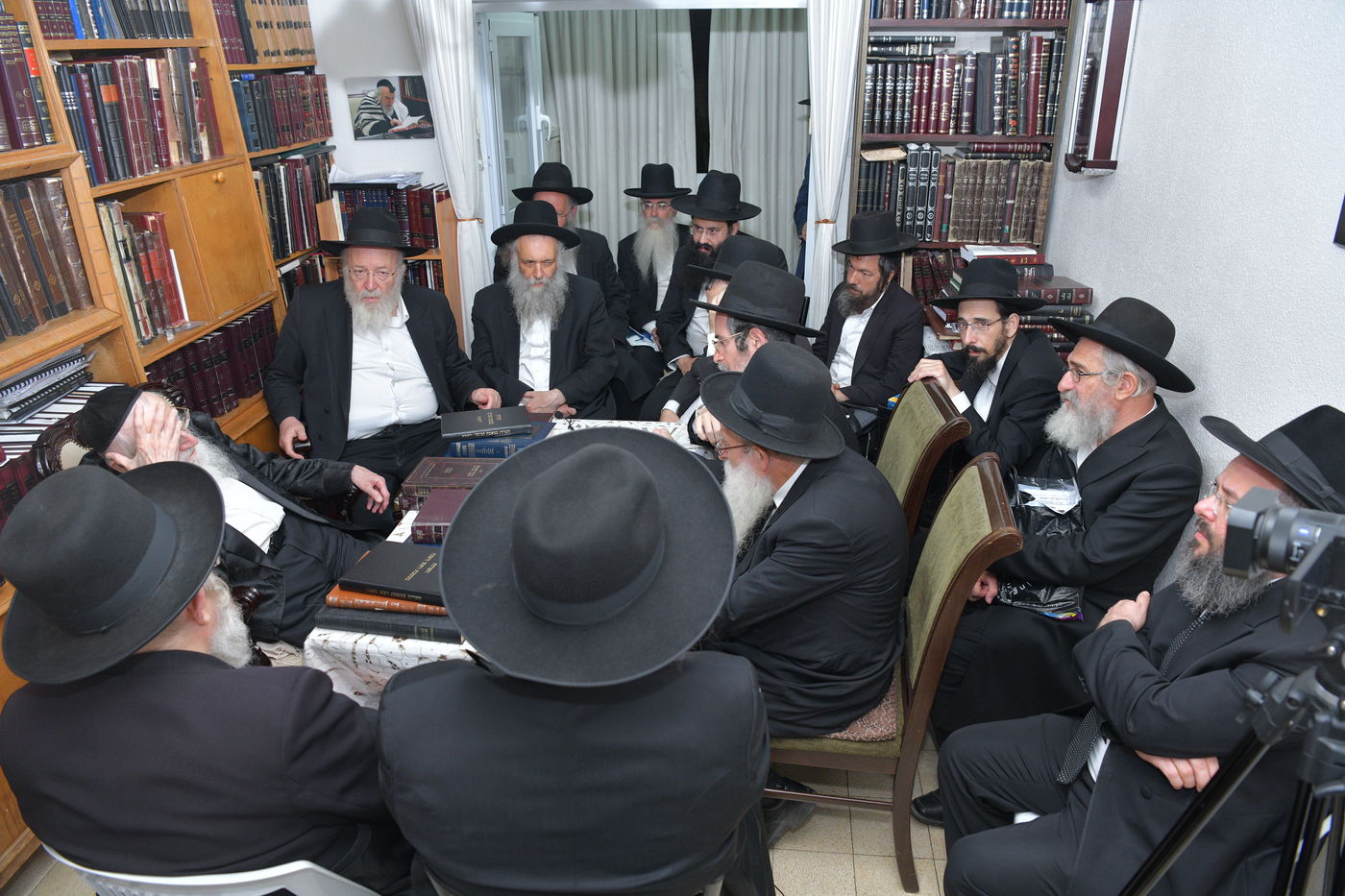 התאחדות רבני הקהילות התכנסו במעונו של הגר"ע אויערבאך