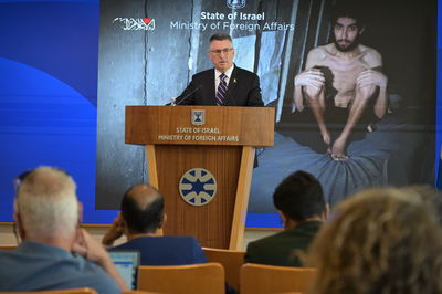 גדעון סער, היום בהצהרה