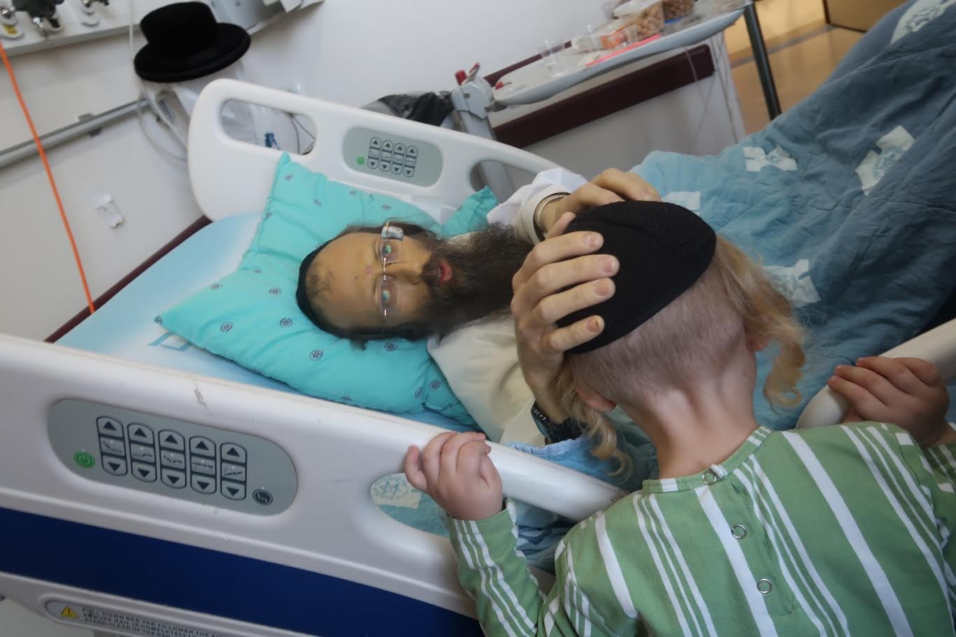 "זו בקשתי האחרונה... תדאגו להם. שהילדים שלי יגדלו לתורה, ליראת שמים, לחיים של תורה."