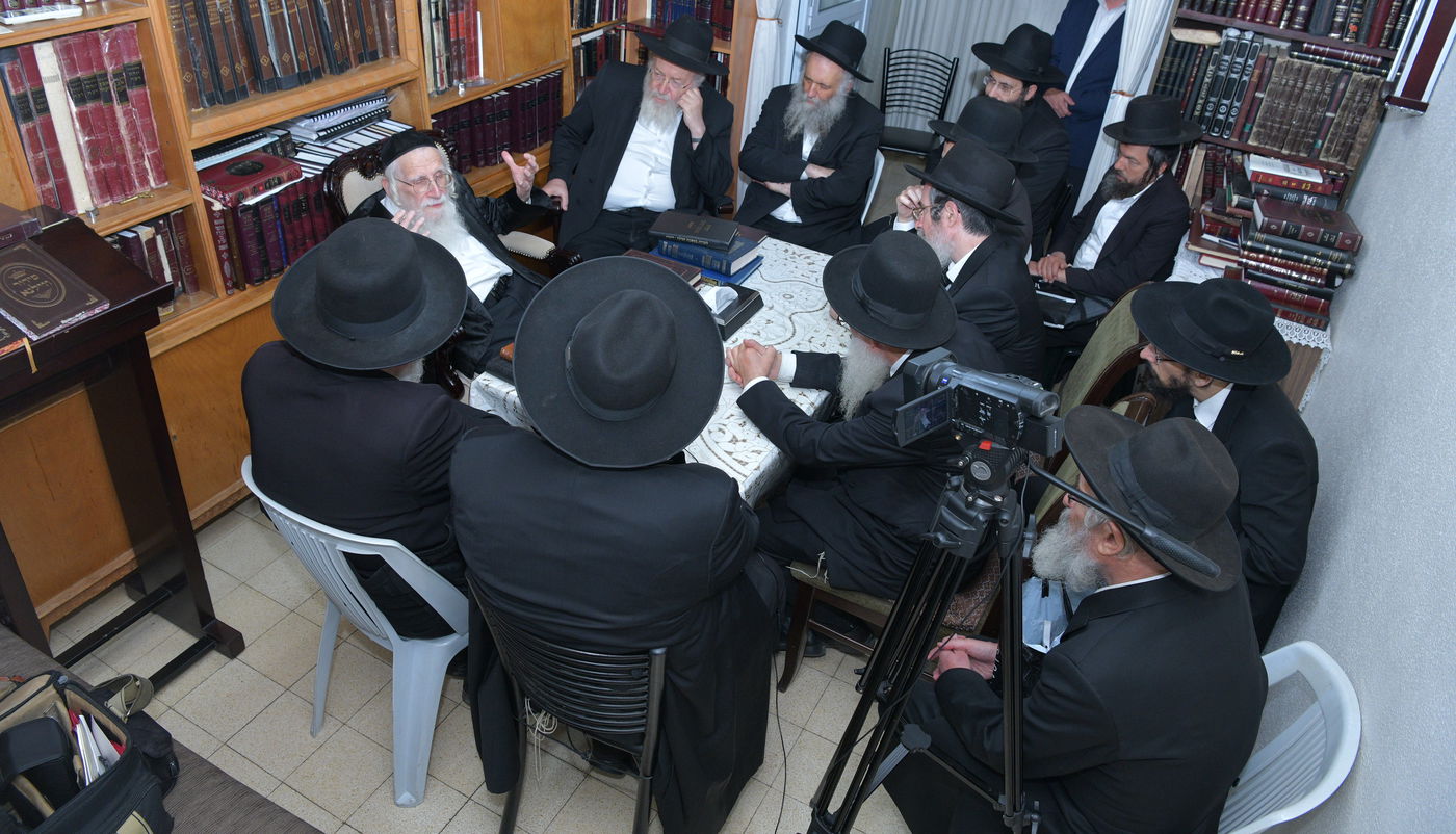 התאחדות רבני הקהילות התכנסו במעונו של הגר"ע אויערבאך