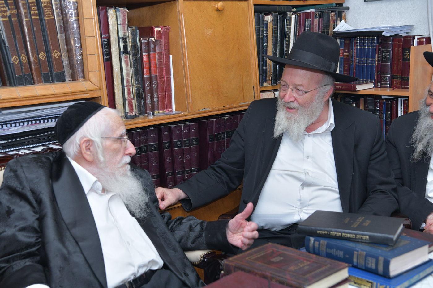 התאחדות רבני הקהילות התכנסו במעונו של הגר"ע אויערבאך