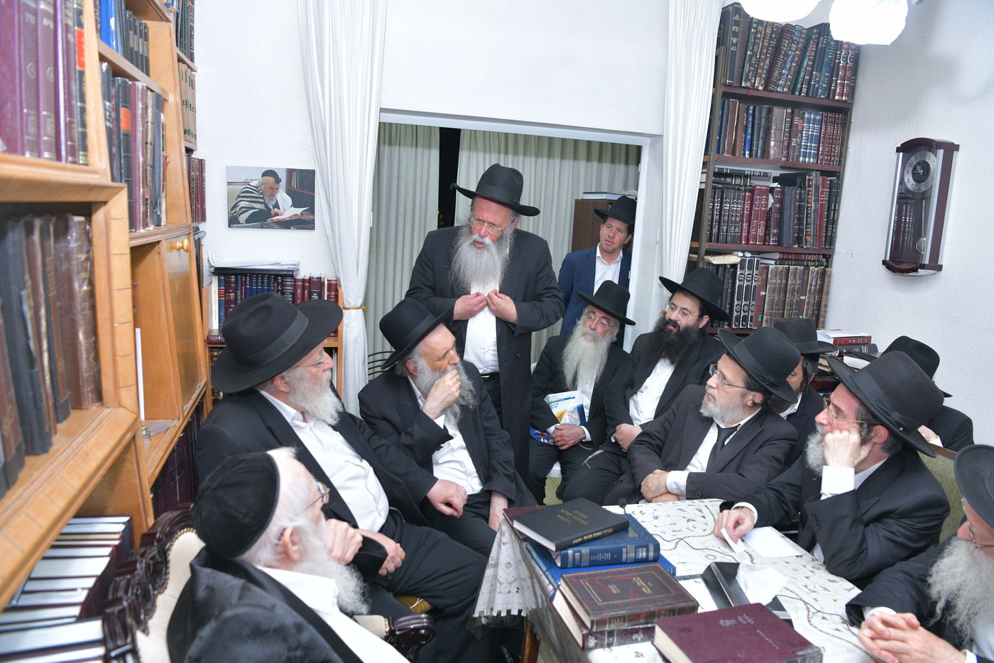 התאחדות רבני הקהילות התכנסו במעונו של הגר"ע אויערבאך