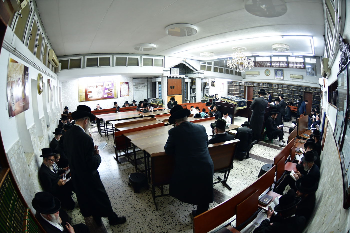 תשעה באב בחצה"ק ביאלה רמת אהרן