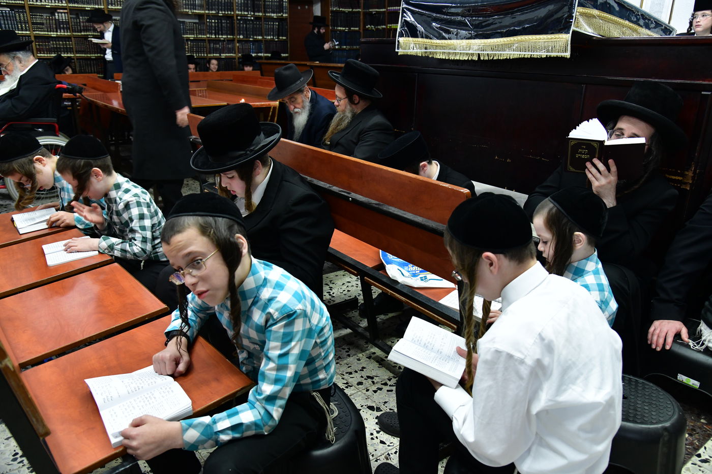 תשעה באב בחצה"ק ביאלה רמת אהרן