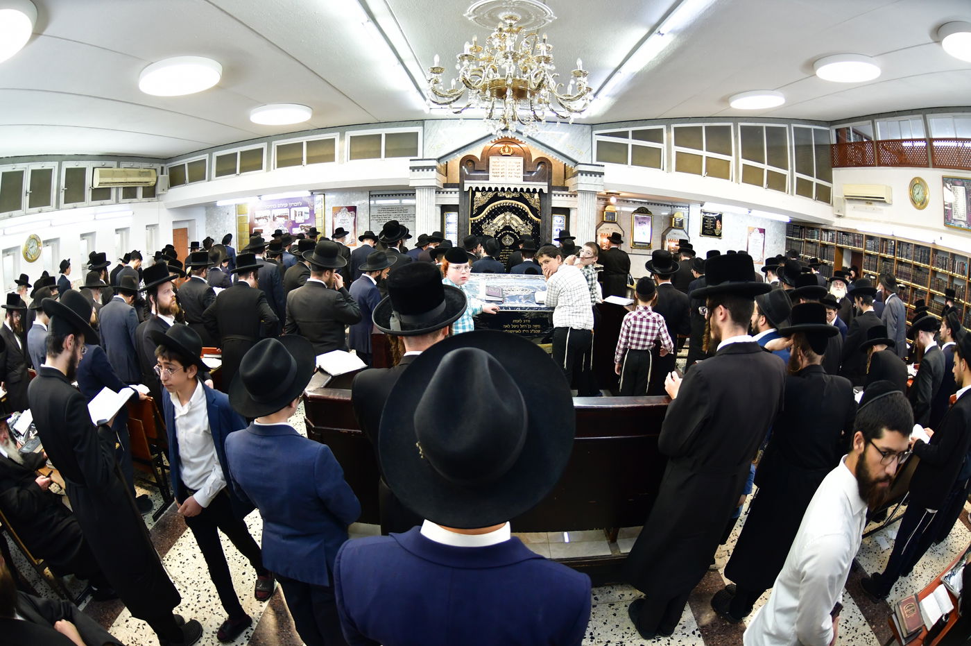 תשעה באב בחצה"ק ביאלה רמת אהרן