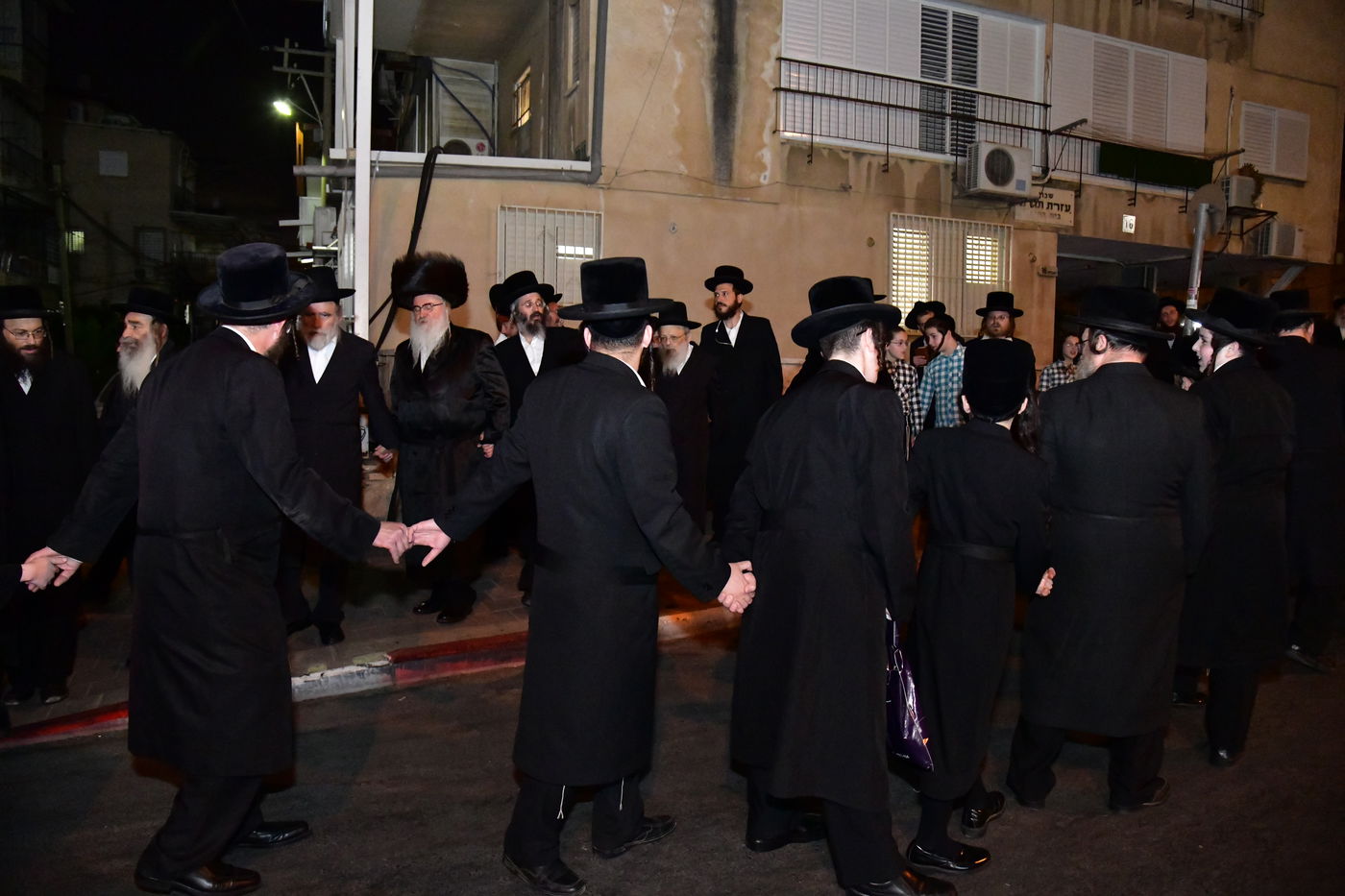 תשעה באב בחצה"ק ביאלה רמת אהרן