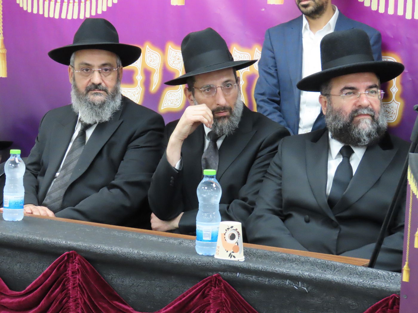 הראשל"צ הגר"ד יוסף במעמד פתיחת ישיבות בין הזמנים בקרית גת