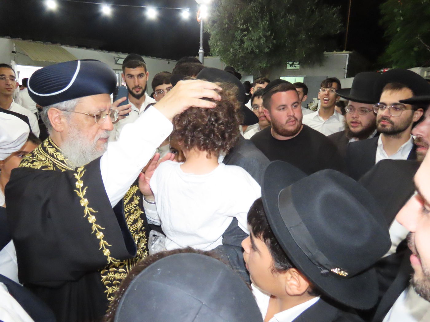 הראשל"צ הגר"ד יוסף במעמד פתיחת ישיבות בין הזמנים בקרית גת