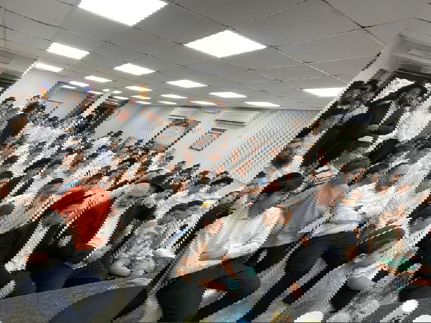 הראשל"צ הגר"ד יוסף במעמד פתיחת ישיבות בין הזמנים בקרית גת