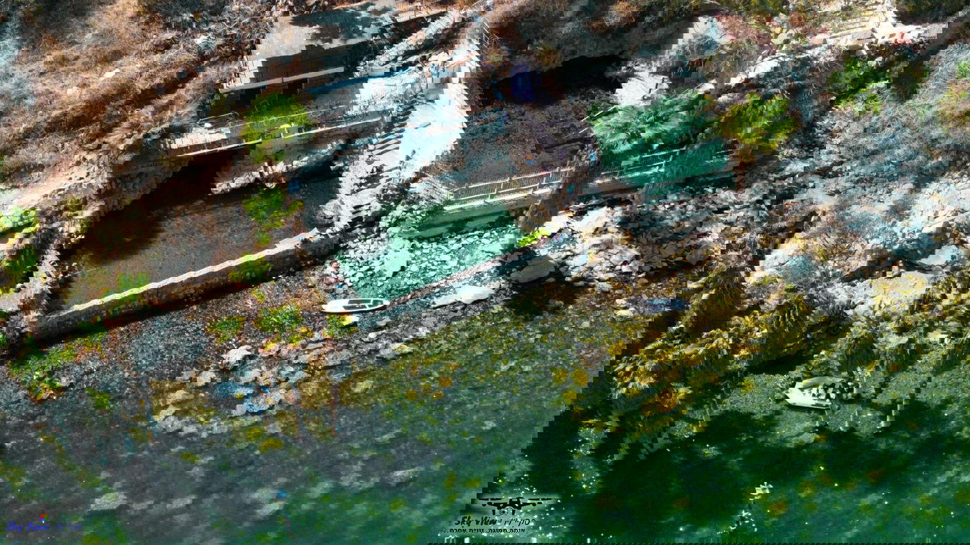 מעין עין ימק"א בתקופות יותר טובות מימינו | הובא בספר 'המקומות הנדירים הקדושים והרטובים בארץ ישראל'
