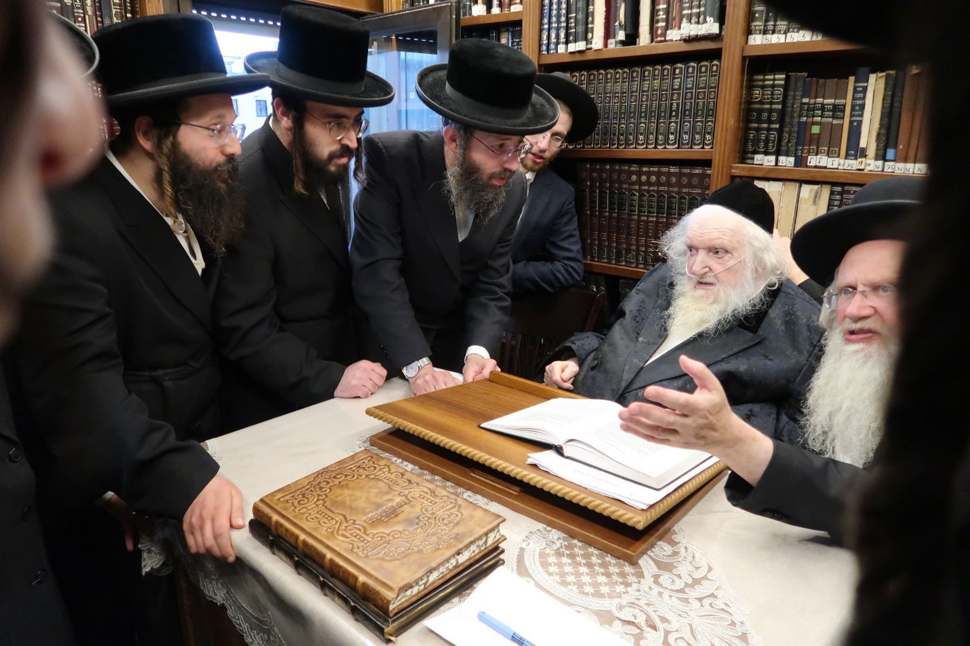 אצל הגאון רבי משה שטרנבוך