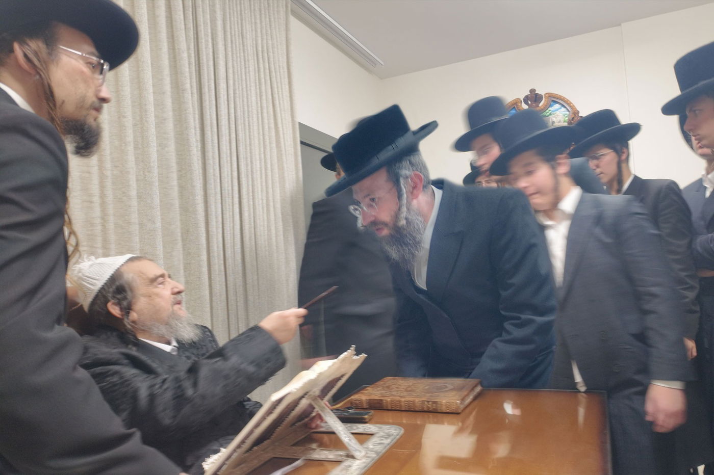 אצל הגה"צ רבי יעקב מאיר שכטר