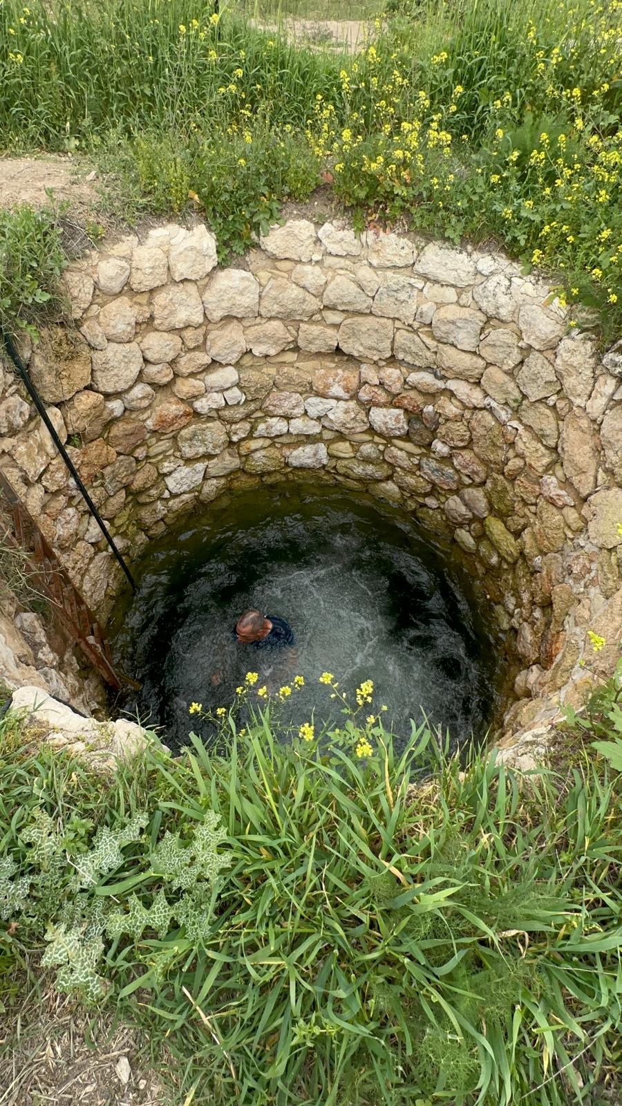 באר המושבים בעונת האביב | מתוך ספר 'המקומות הנדירים הקדושים והרטובים בארץ ישראל'